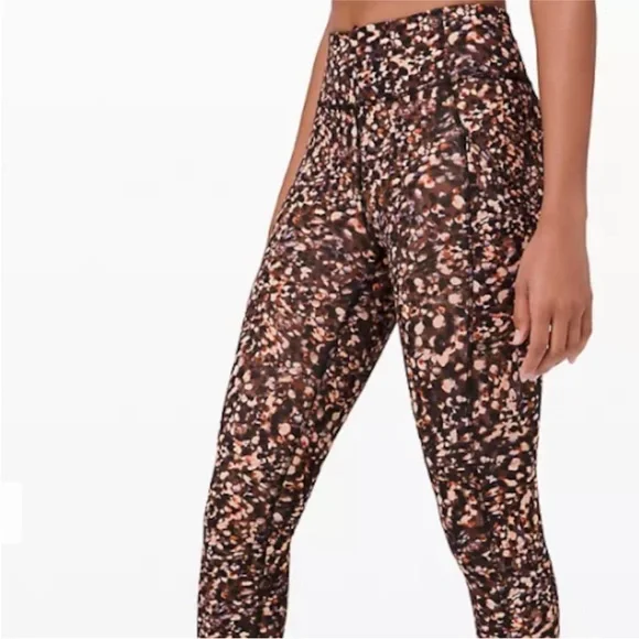 Lululemon Invigorate High-Rise Tight 25" NWOT - Picture 4 of 16